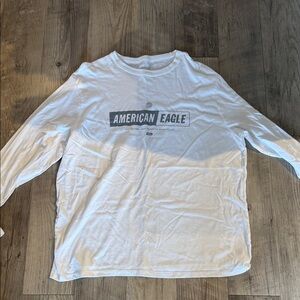 American Eagle Outfitters Graphic White Long Sleeve Tee